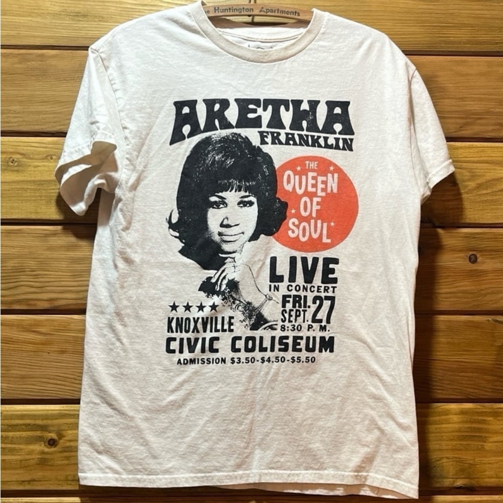 Aretha Franklin T-shirt SIZE M